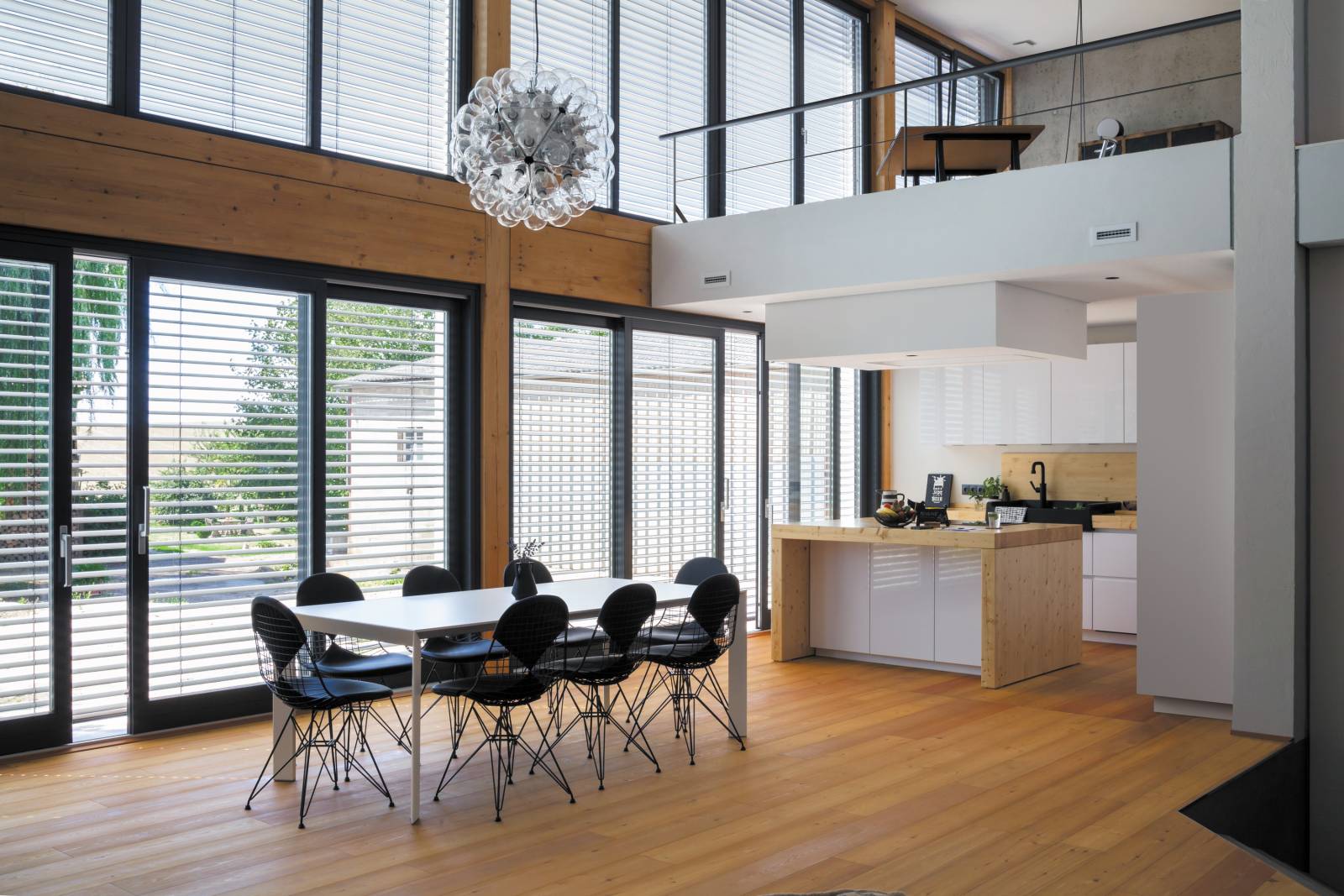 Brise-soleil orientables (BSO) et persiennes à Belley : jouez avec la lumière