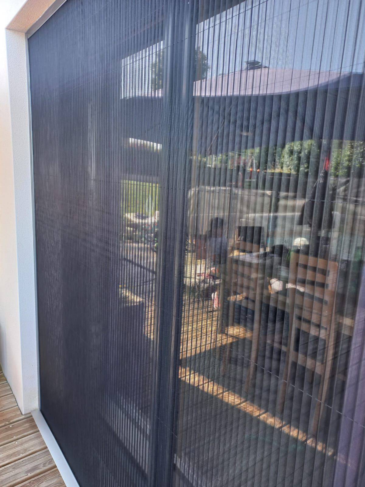 Moustiquaire enroulable plissé dans le 38