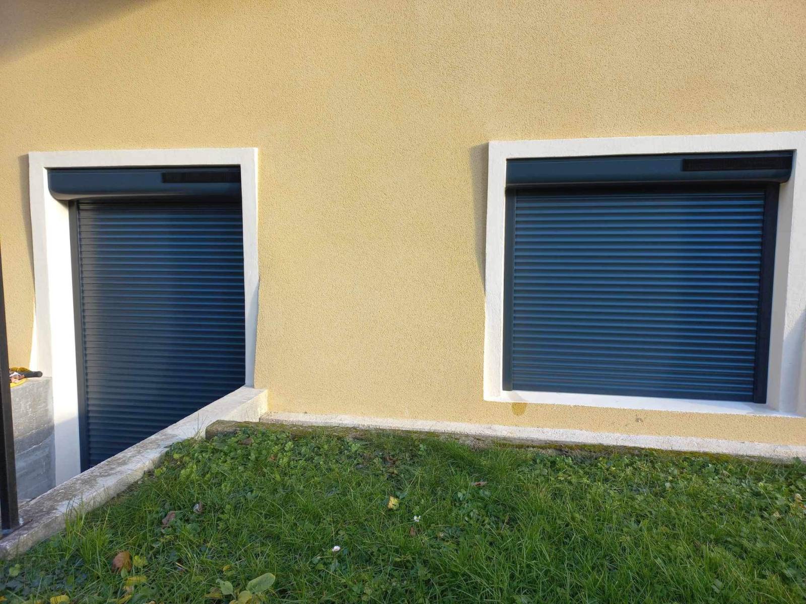 Pose de volets roulants en aluminium à L'est de Bourgoin Jallieu