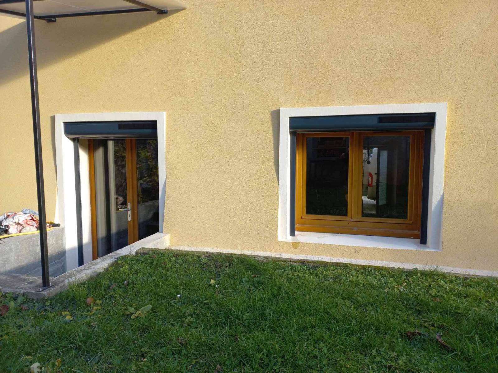 Installation de volet aluminium motorisé par un moteur solaire dans le 38