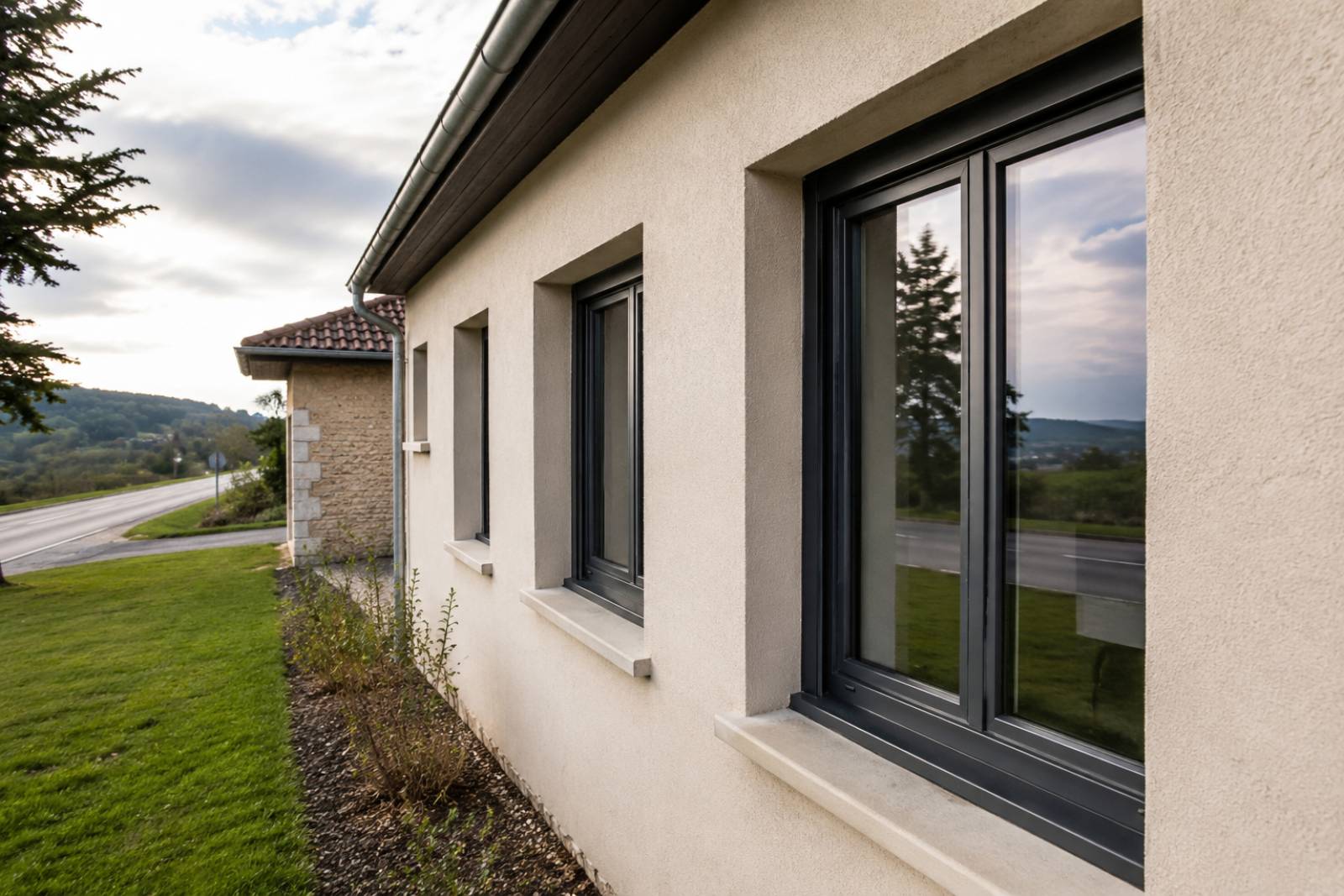 Pose de fenêtres anti bruit pour une maison près d'une route passante à Bourgoin Jallieu