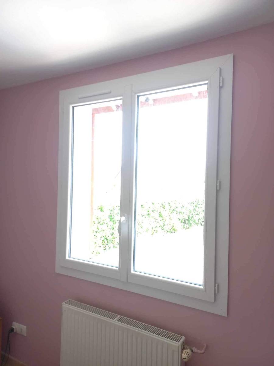 Fenêtre PVC 2 battants posée en Isère