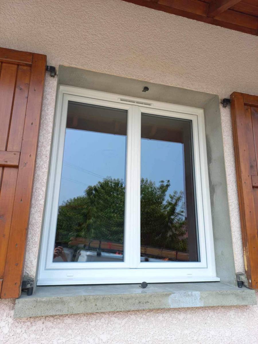 Installtion de fenêtres double vitrage en Savoie