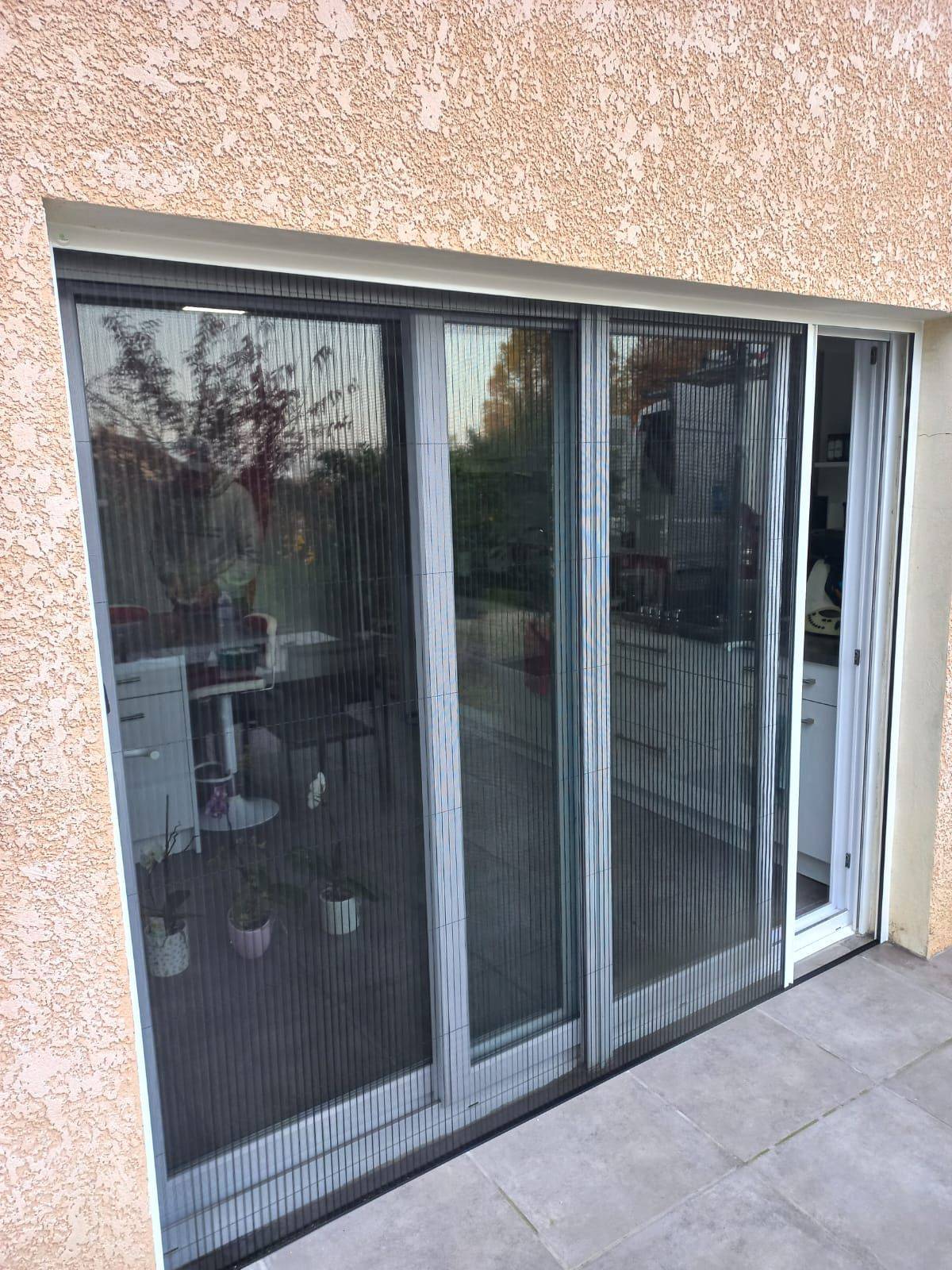 Poseur de moustiquaire efficace en Isère