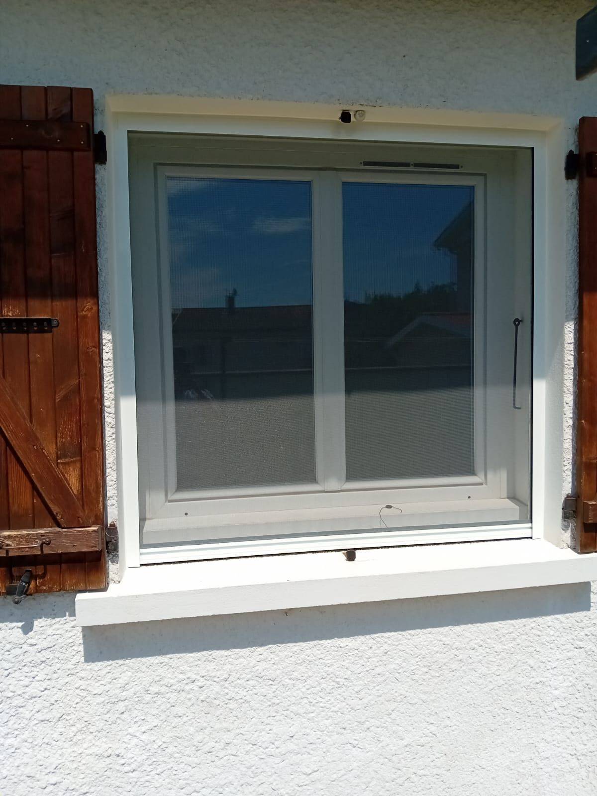 Installateur de moustiquaire de fenetre vers Bourgoin Jallieu