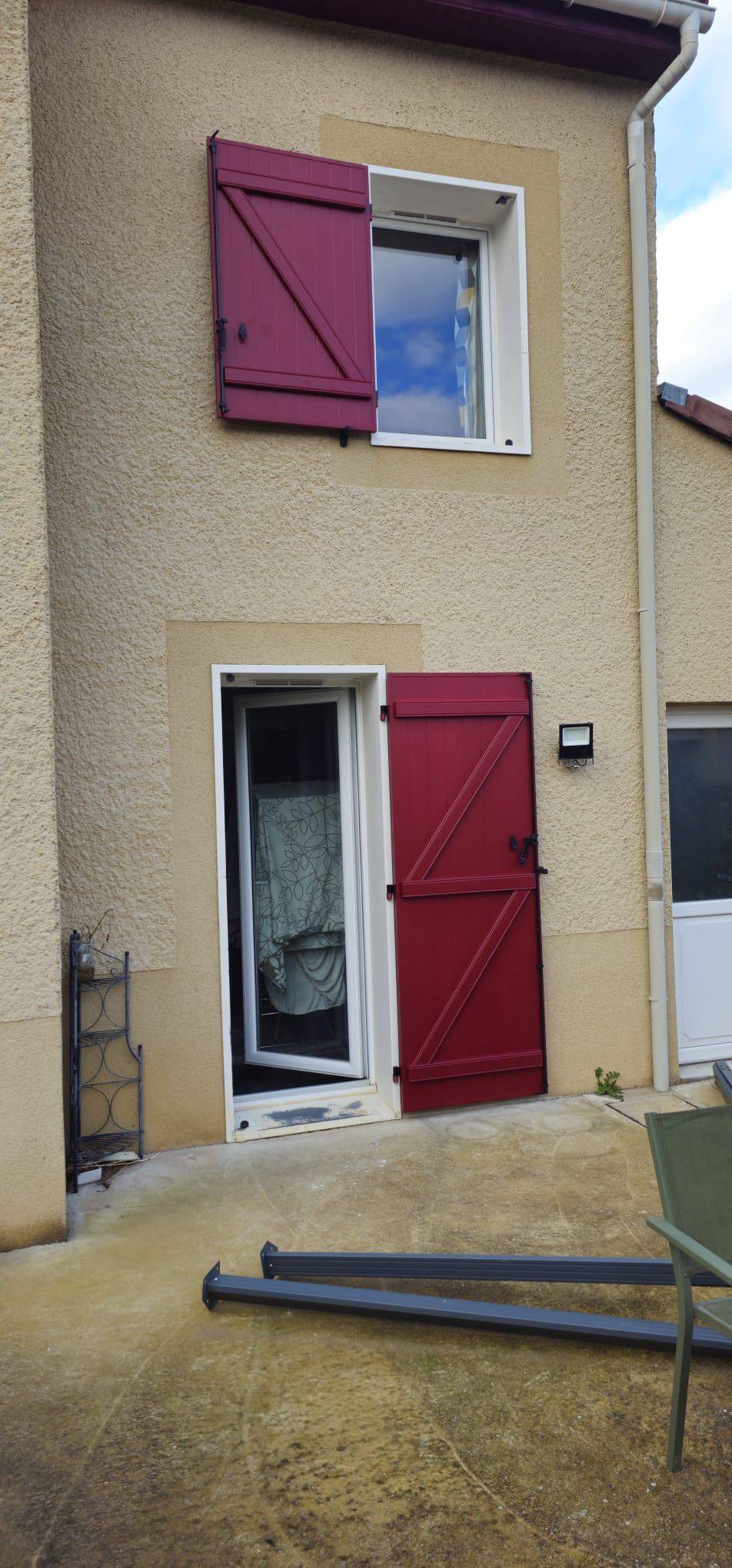 Conception et pose de volet battant sur mesure en Isère