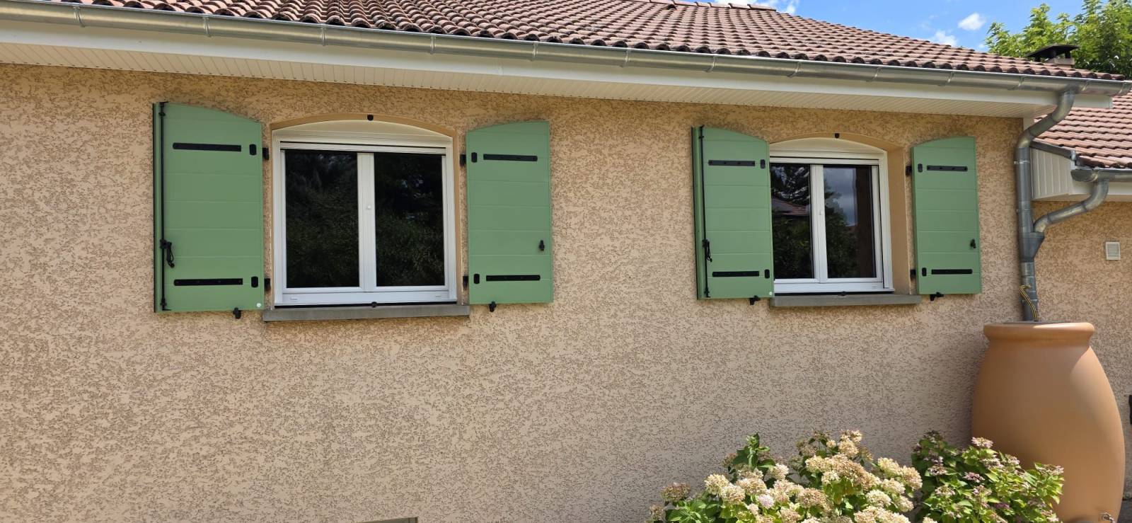 Menuiserie PVC cintrée en Isère