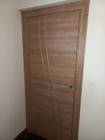 Porte en vois massif posée dans une maison à Montferrat en Isère